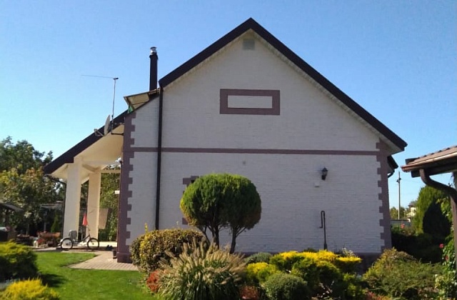 Покраска фасада дома – обновим цвет частного дома
