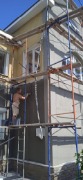 Ведутся армировочные работы по фасаду частного дома<br />
