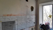 Стены в коридоре и на кухне отделаем супер прочной декоративной штукатуркой – мраморная крошка