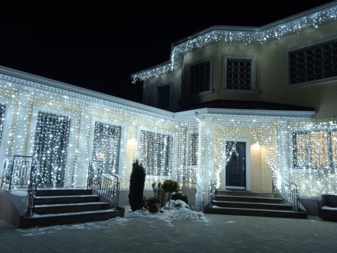 Новогоднее освещение дома – воплощаем оригинальные идеи